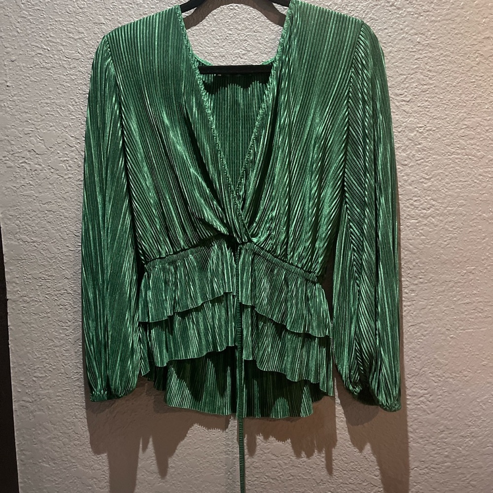 Perfect for a winter outfit look. In perfect condition.